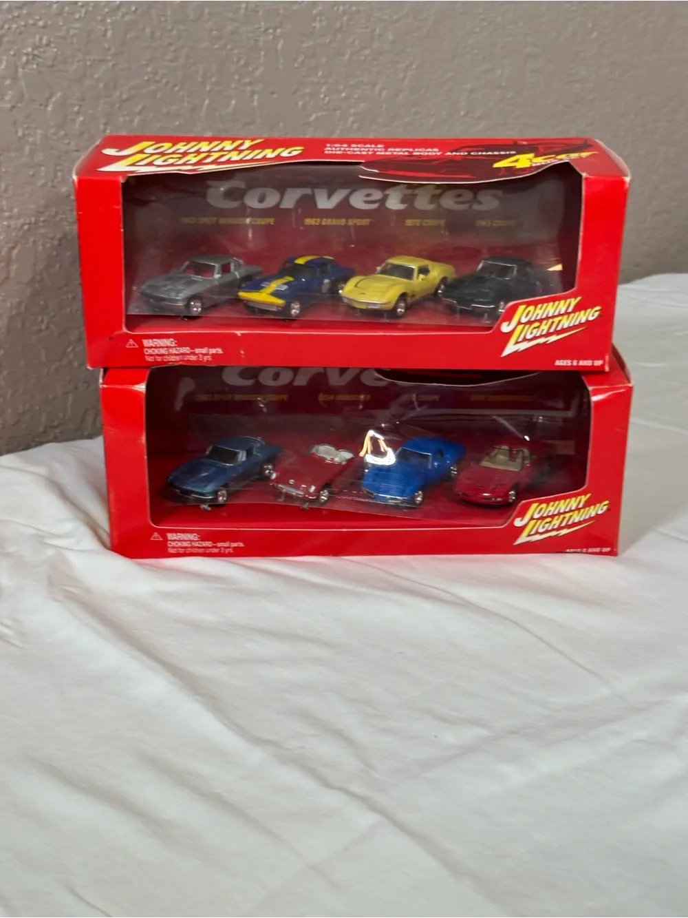 Johnny Lightning 4 Car Box Set Corvettes Lot of Two